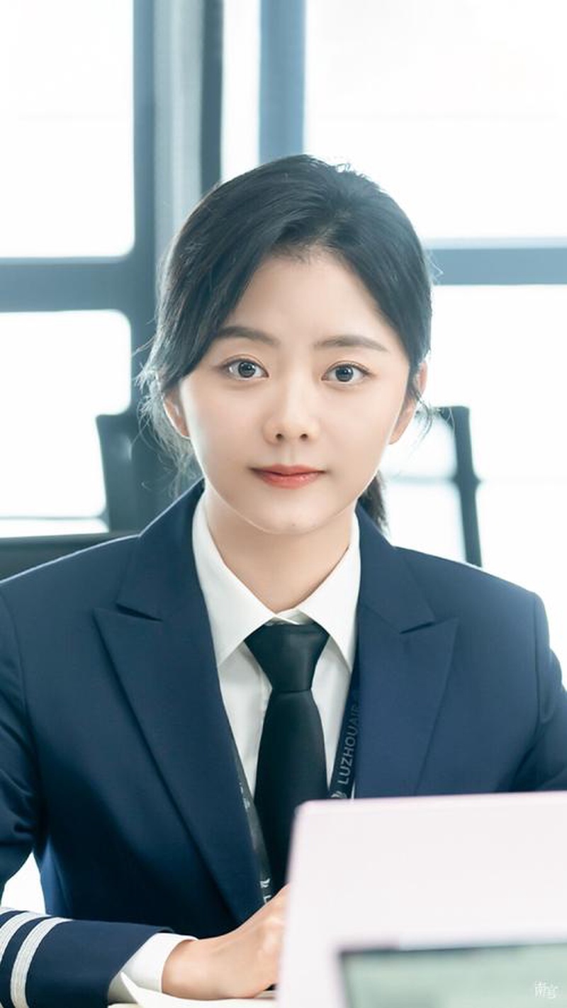 绝了!谭松韵新剧《侯门有喜》悄悄开机 这脸是真实存在的吗
